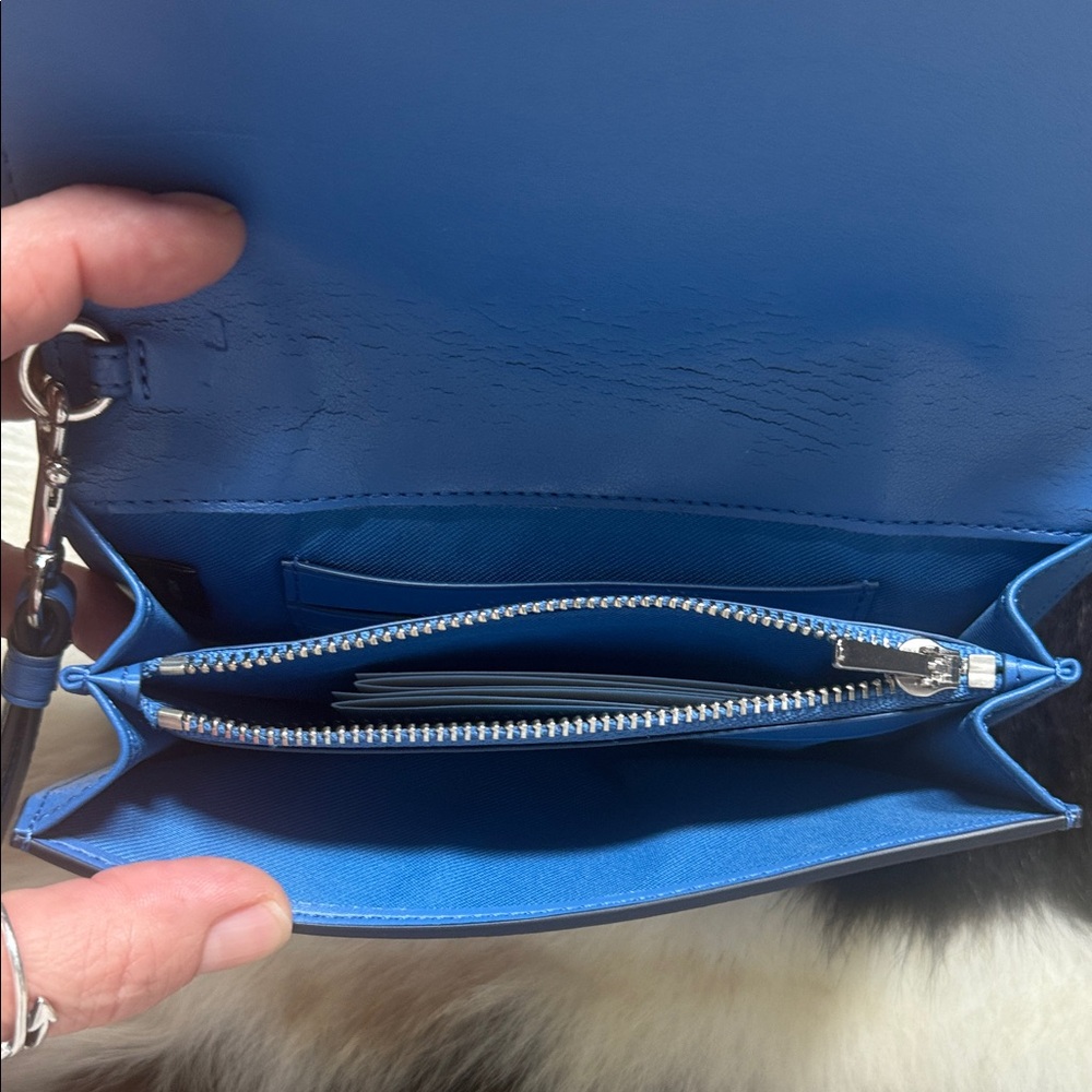 New Coach Blue Leather Compact Wristlet Wallet with Silver Logo Imperfect - Picture 5 of 9